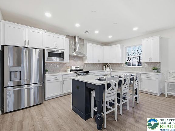 4th image of 4929 Farrcroft Dr #83B