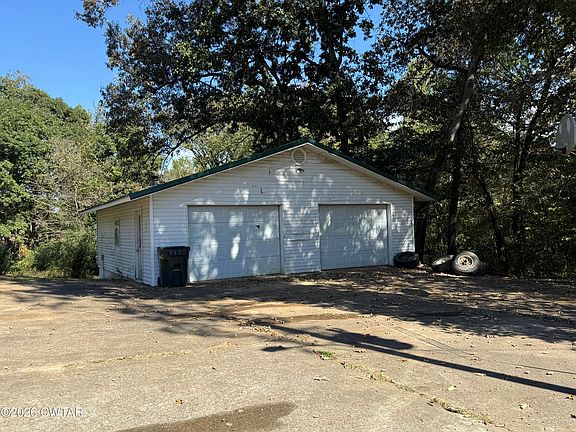 2nd image of 6090 Highway 190
