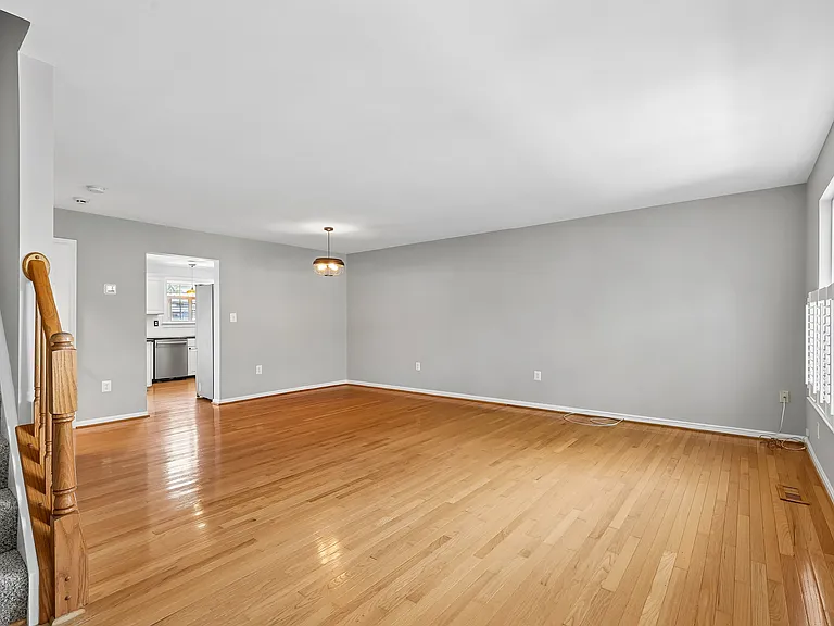 532 Kalmia Sq NE — Photo 13