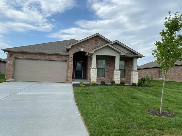22662 W 89th Street West St #89, Lenexa, KS 66227