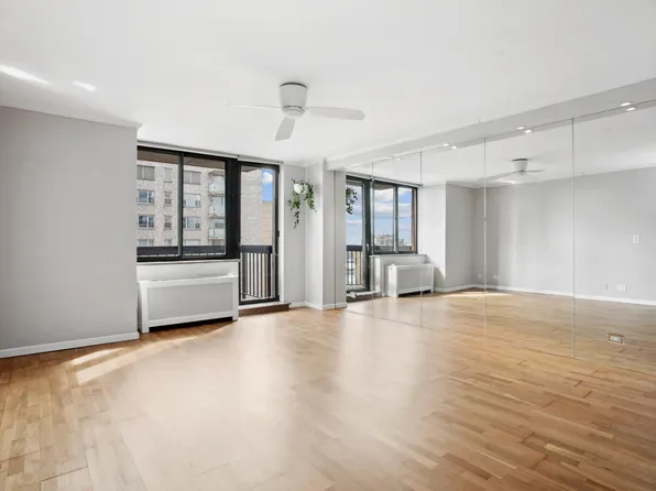 250 East 40th Street image 3 of 9