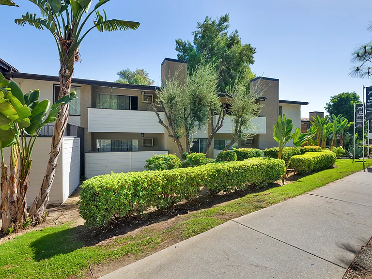 Embracing the serenity of Chatsworth Pointe's breathtaking landscape and exterior beauty