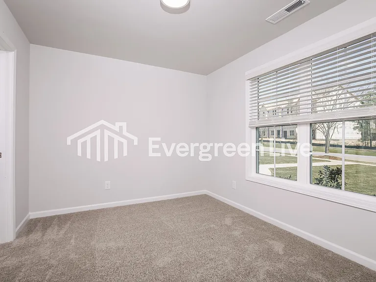 562 Hodge Rd — Photo 14