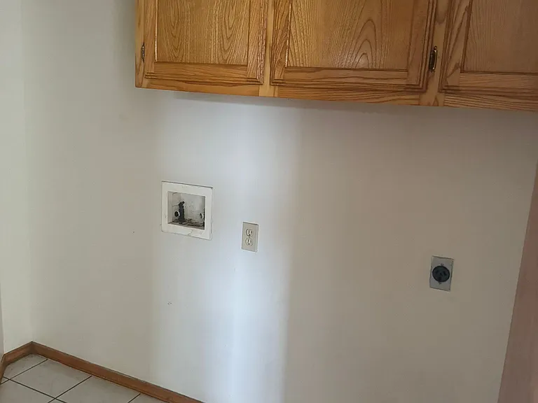 1306 E 11th St #11 — Photo 6
