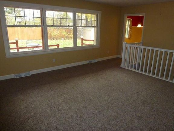 5th image of 2717 Patricia Ln