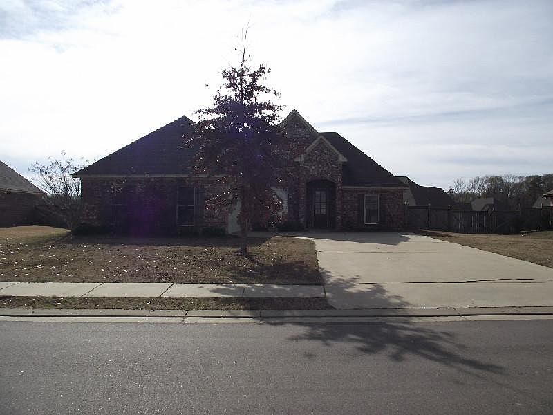 1st image of 306 Belle Oak Way
