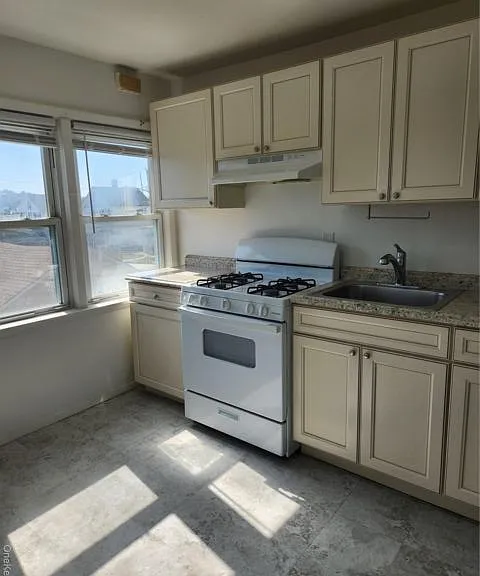 49 Roger Ave — Photo 3