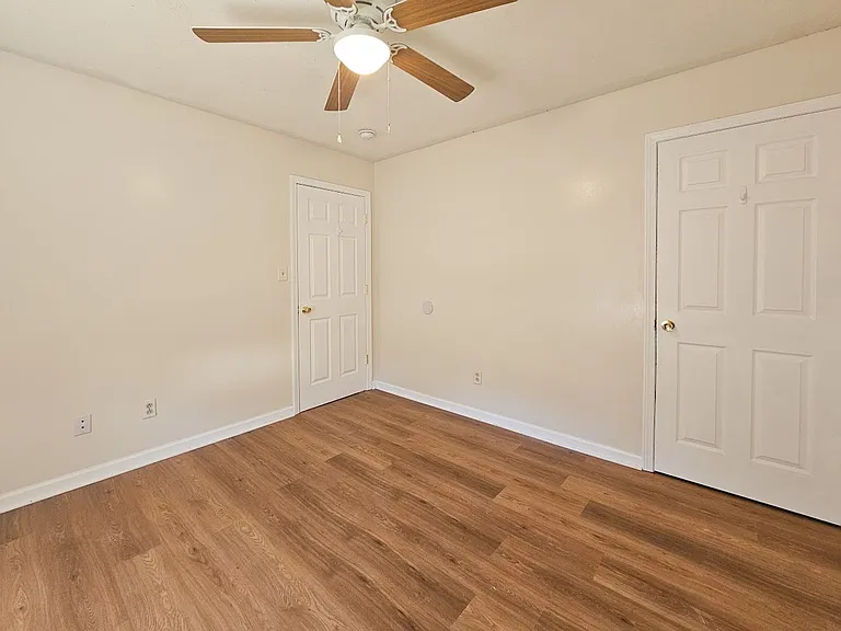 1424 Nolan Ave — Photo 8