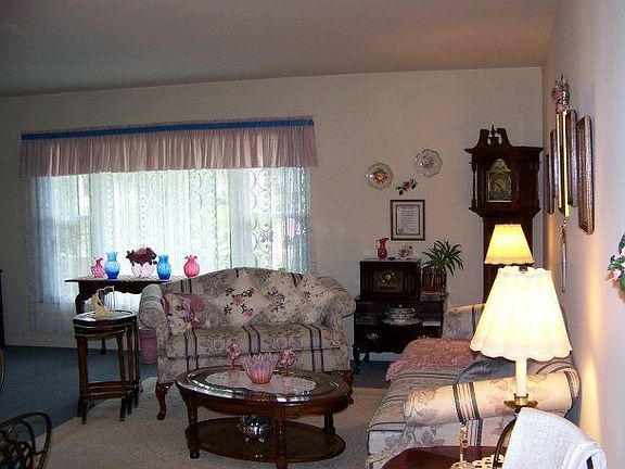 5th image of 25 Fernwood Ln