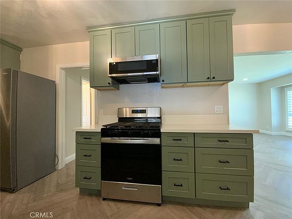 5th image of 761 W 6th St