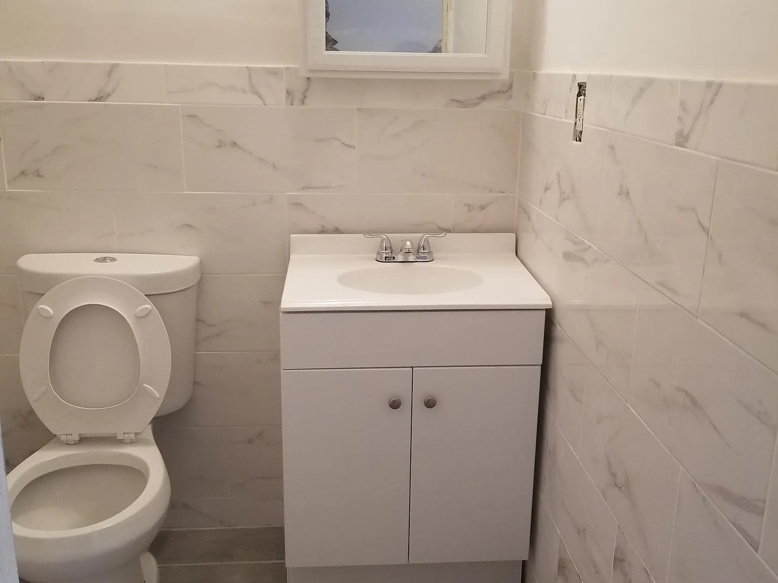 3 bed, 2000 sqft, $2,400 — Photo 2