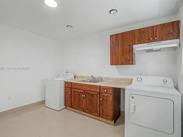 5917 SW 62nd Ter — Photo 13