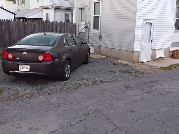 3rd image of 115 N Walnut St