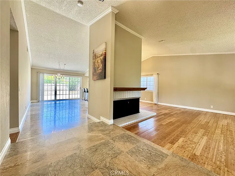 1421 Meadow Glen Rd — Photo 5