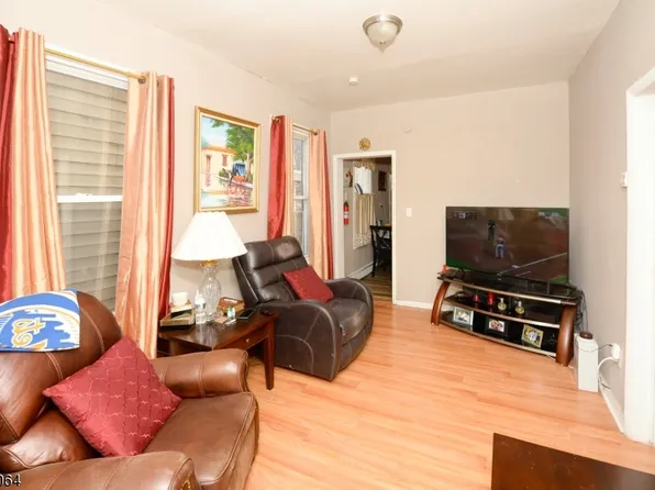 62 N 7Th St, Paterson City, NJ 07522