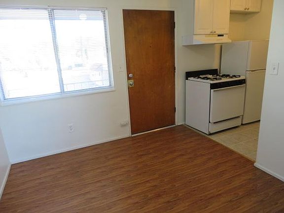 4th image of 10960 Campus St #11