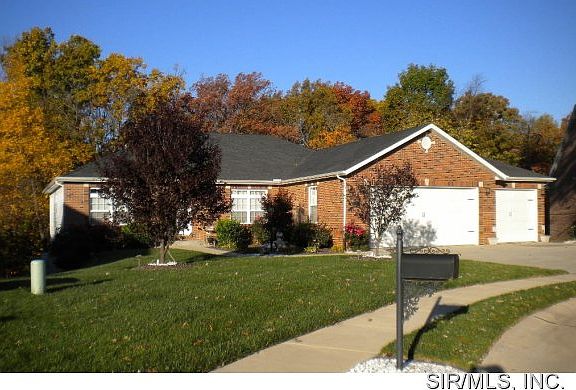 4th image of 26 Fieldcrest Dr