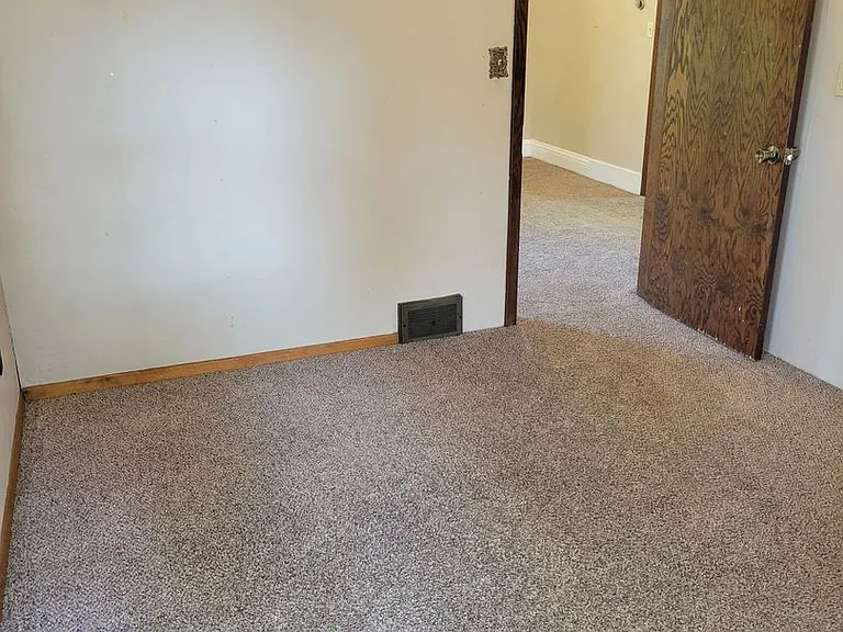 512 E Maple St — Photo 22