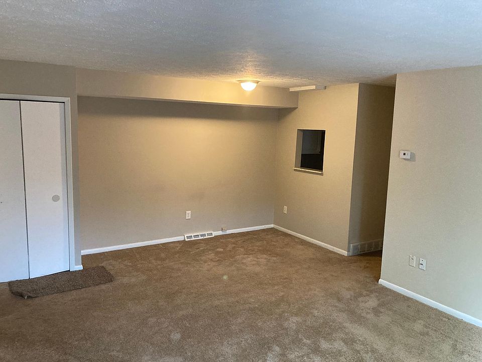 1st image of 657 S Belvoir Blvd #3