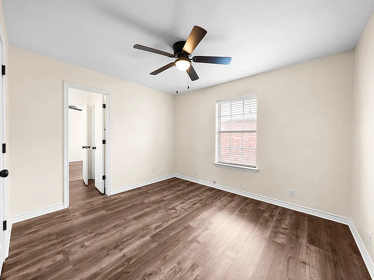 324 N Tolbert Ave — Photo 15