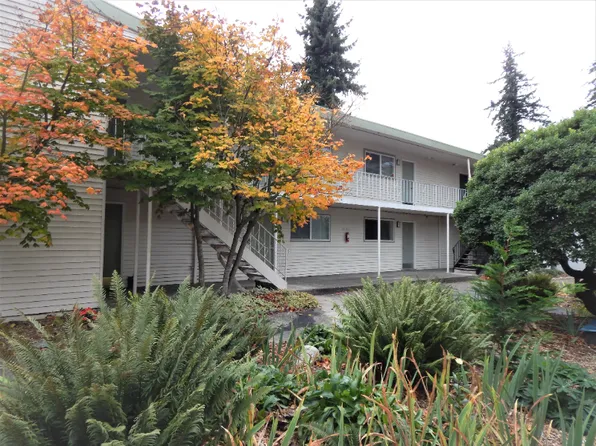 21011 67th Ave W APT 8, Lynnwood, WA 98036