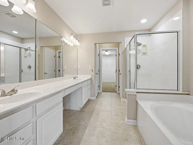 11152 Castlemain Cir S — Photo 22