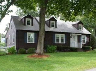 18 Mayflower Rd, Woburn, MA 01801