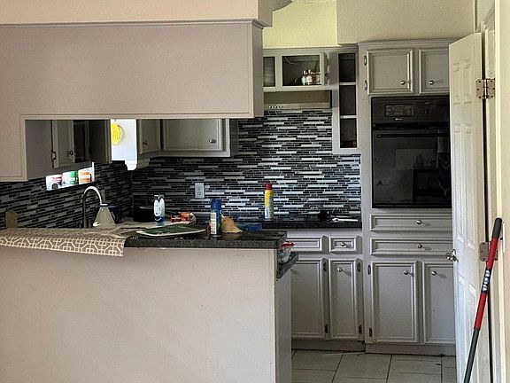 5th image of 111 Finch Ln