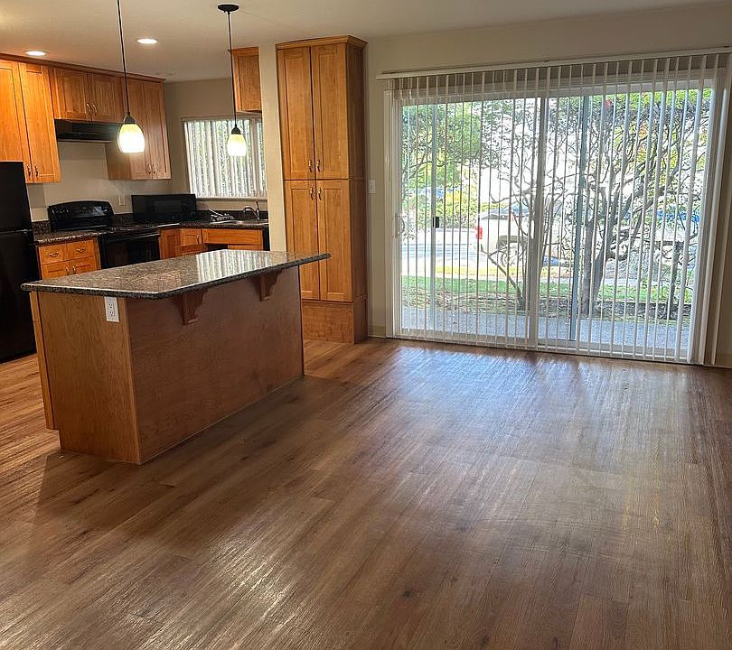 1st image of 1698 Ontario Dr #3