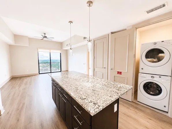 9787 Katy Fwy, Houston, TX