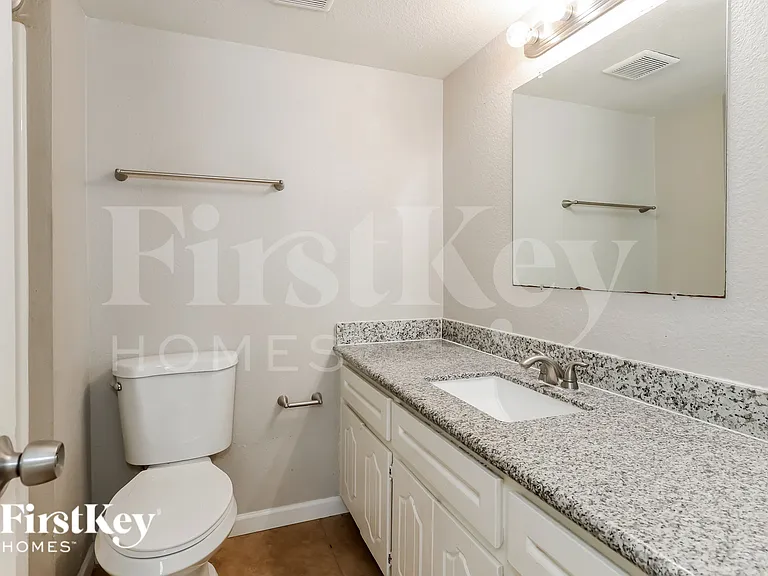 18216 N 24th Dr — Photo 14