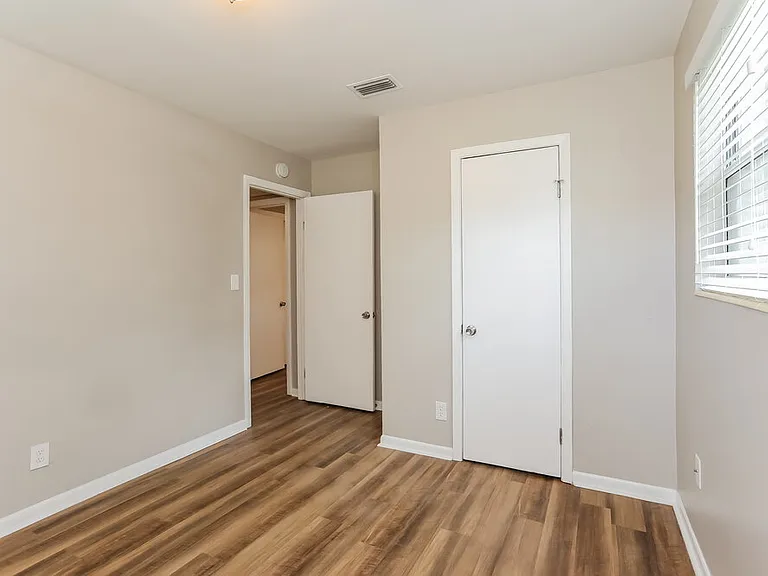 4733 Samba Dr — Photo 17