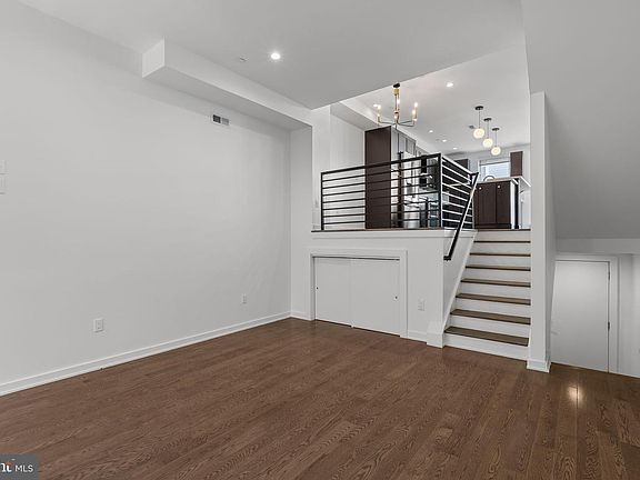4th image of 418 Wallace St