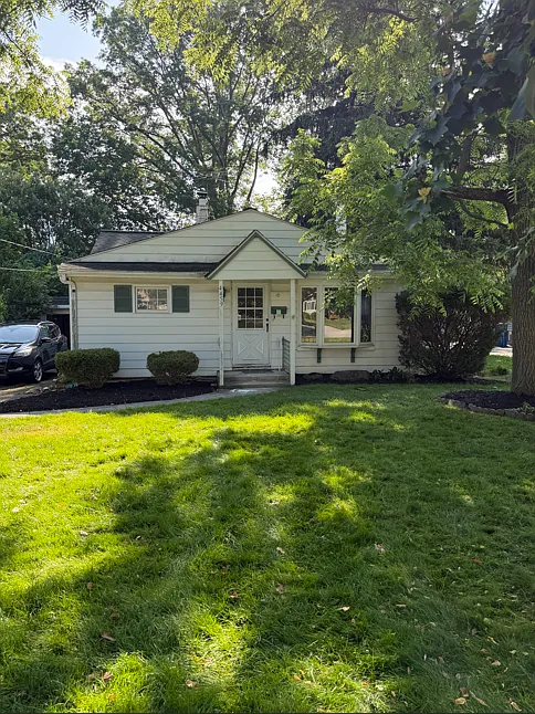 3 bed, 1172 sqft, $1,950 — Photo 2