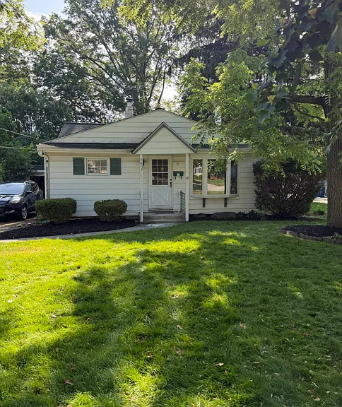 4459 Silverdale Rd — Photo 1