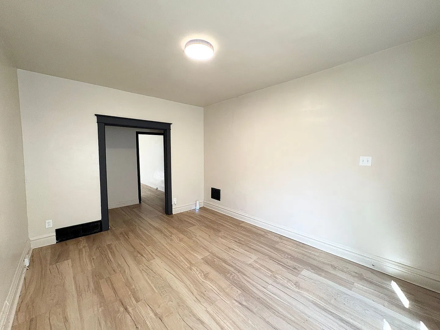 4521 Pennsylvania Ave #1f | Saint Louis 63111 — Photo 1