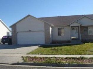 6437 S High Bluff Dr, West Valley City, UT 84118