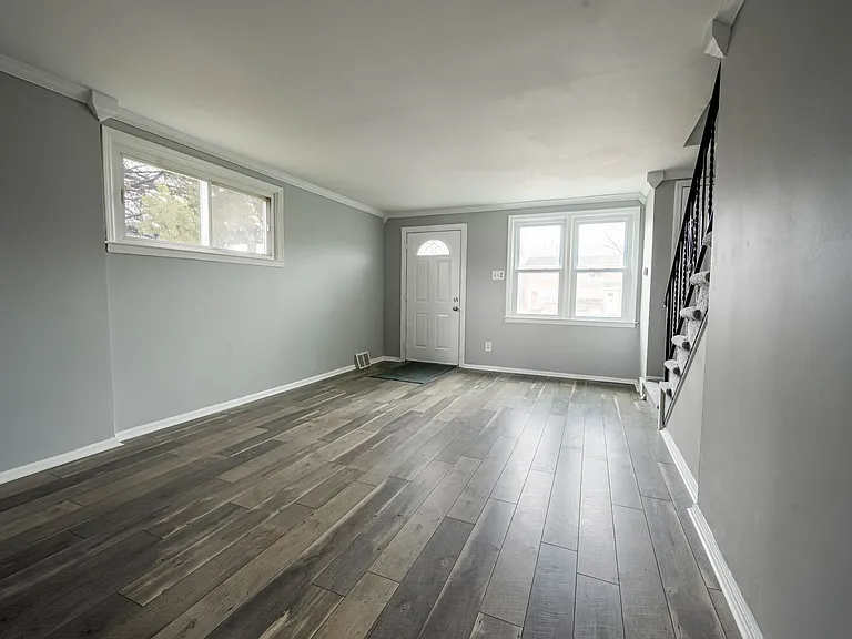 1019 Taylor Dr — Photo 6