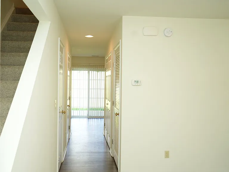 111 Darien Ter — Photo 6