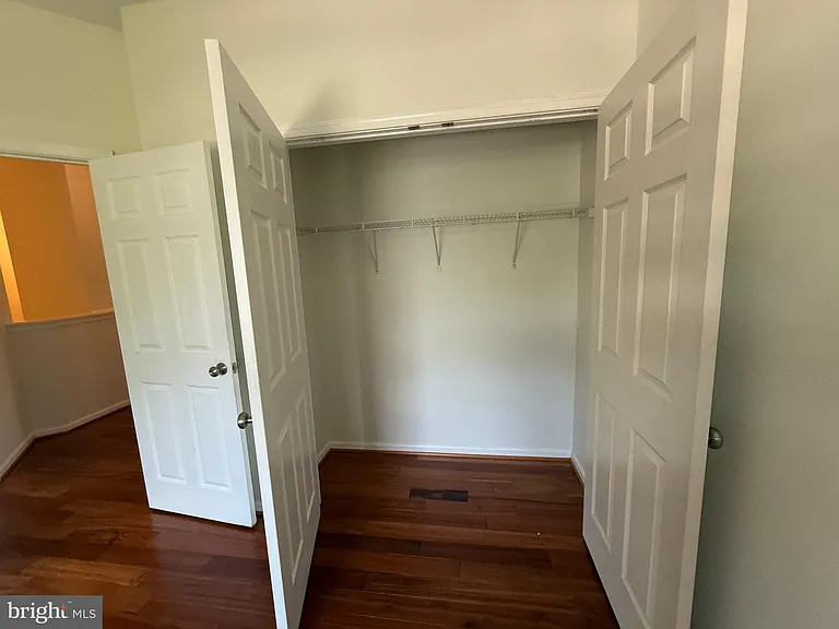 7581 Taunton Ct — Photo 25