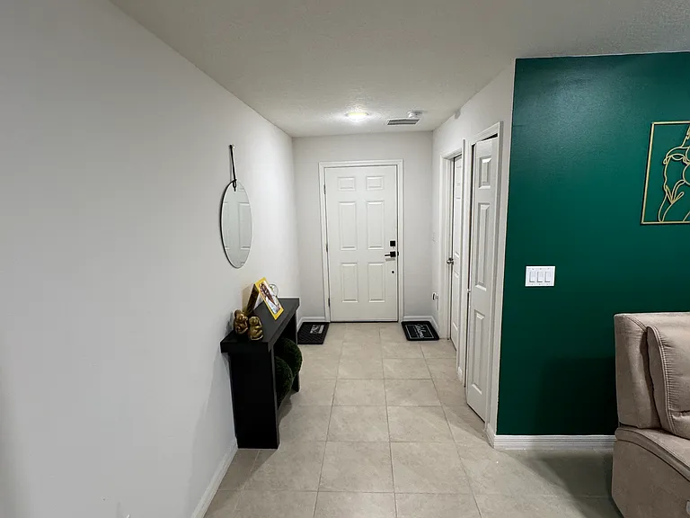 844 SW Corbin Cir — Photo 2