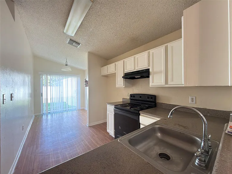 15743 Ridgegate Rd — Photo 6