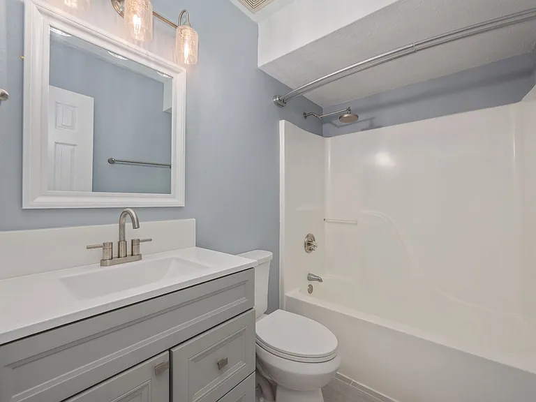 804 Sparkleberry Cv — Photo 26
