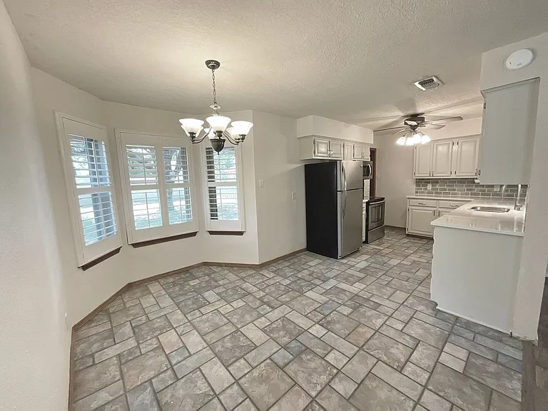 2407 Arbor Cir — Photo 5