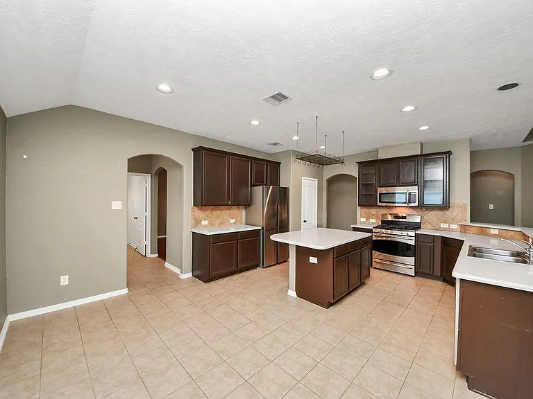 24822 Diamond Run Ct — Photo 35