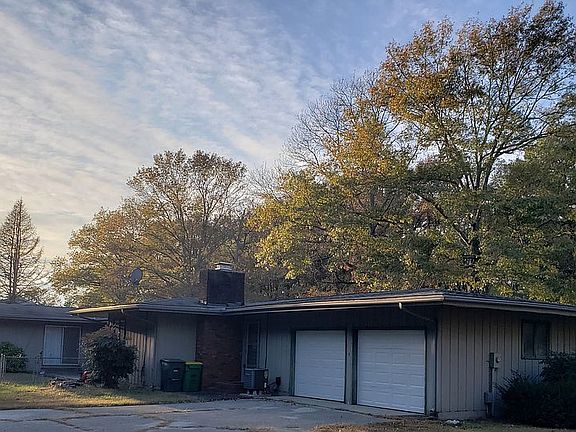 4th image of 6904 Robin Dr