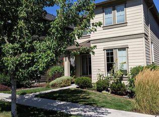 20760 NE Smoke Stack Ln, Bend, OR 97701