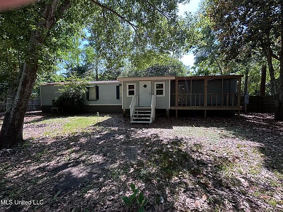 2nd image of 2328 E Simmons Bayou Dr