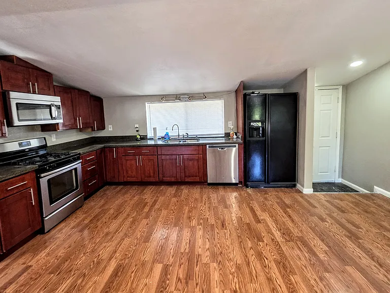 2962 Dorothy Dr — Photo 6
