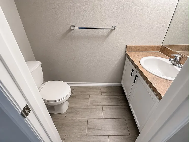 139 Jones Ln #B — Photo 9
